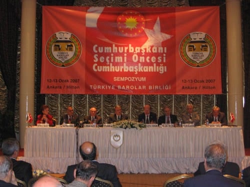 Tbb’Nden Sempozyum :“Cumhurbaşkanı Seçimi Öncesi 
Cumhurbaşkanlığı” 