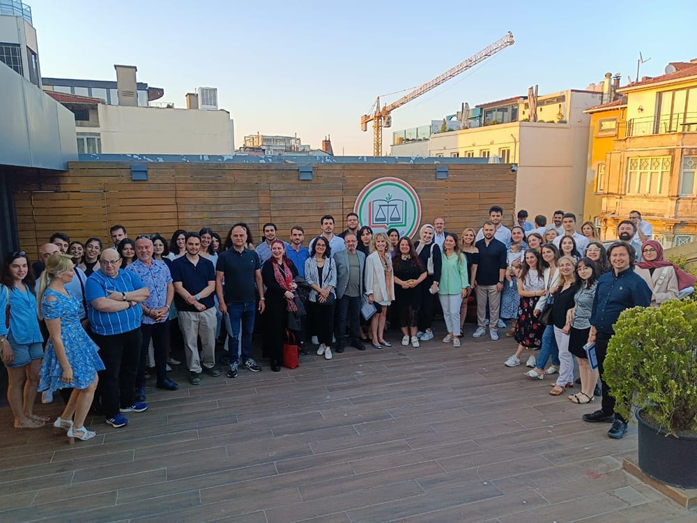 İstanbul Barosu Yabancı Dil Eğitimlerine Katılan Avukatlar Buluştu