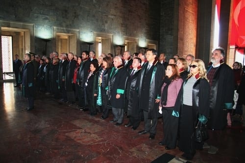 İstanbul Barosu Heyeti Anıtkabir’De Ata’Nın Huzurunda

 - 35