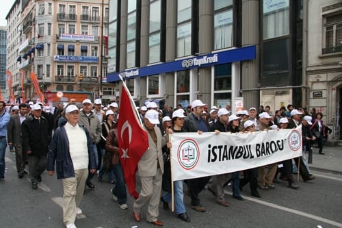 1 Mayıs Coşkuyla Kutlandı

 - 9