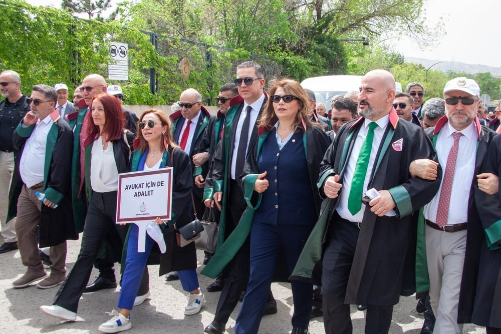 Binlerce Meslektaşımızla “Avukat İçin de Adalet” İçin Ankara’da Bir Araya Geldik - 15