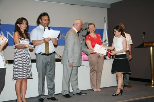 İngilizce Derslerini Tamamlayan
Katılımcılara Belgeleri Verildi - 24