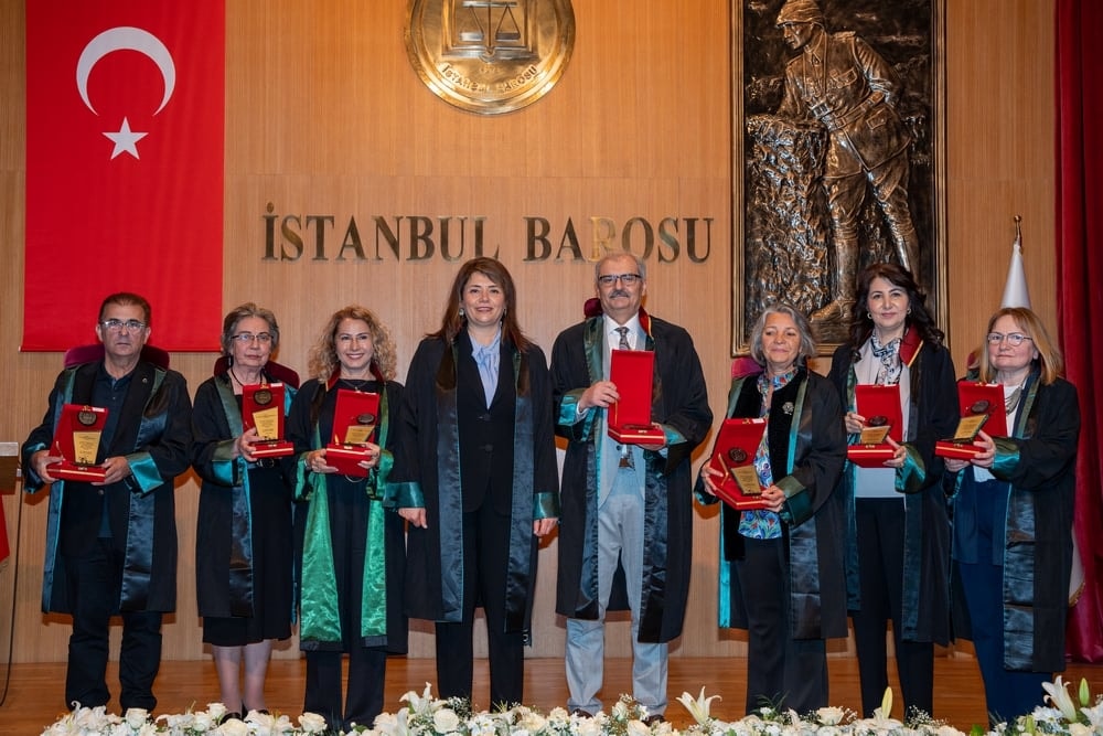 Meslekte 25, 30 ve 35 Yılını Dolduran Meslektaşlarımıza Plaket Verildi - 136