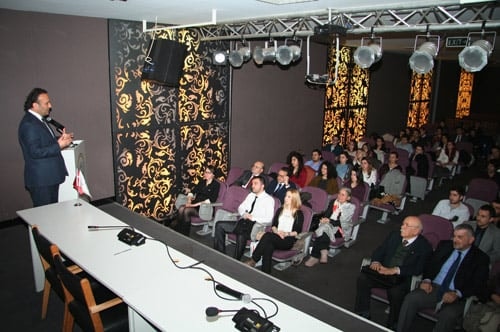 27. Dönem Hukuk İngilizcesi Ve Terminolojisi Derslerini Tamamlayan Avukat Ve Stajyer Avukatlara Katılım Belgeleri Verildi - 17