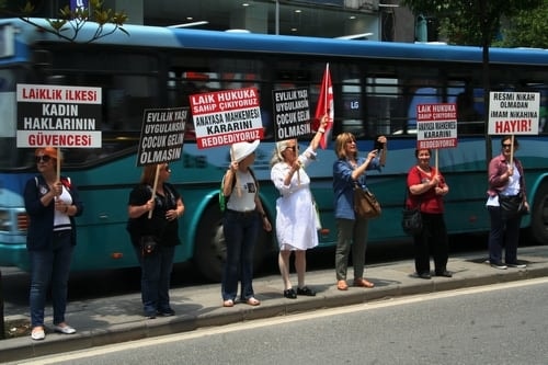 Devrim Yasamız Medeni Kanuna Sahip Çıkıyoruz Yürüyüşü - 90