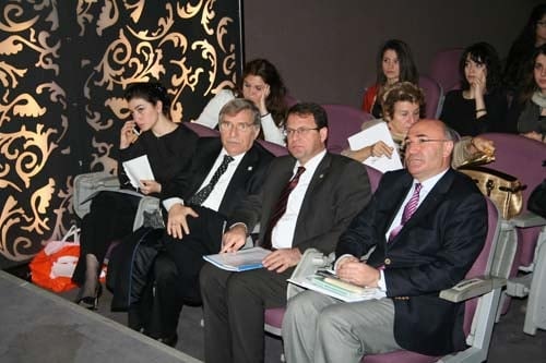 İstanbul Barosu Dış İlişkiler Merkezi Tarafından Düzenlenen
“Sınırlar Ve Sığınmacılar: Bir Suriye Örneği “ Konulu Toplantı Yapıldı - 7