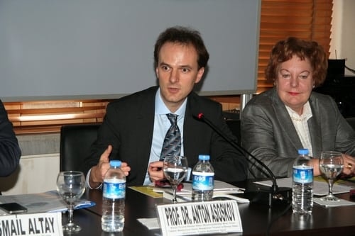 Rusya Federasyonu Hukukçularıyla Birlikte Rusya Ve Türkiye’De Tahkimin Rolü Ve Önemi Konferansı

 - 44