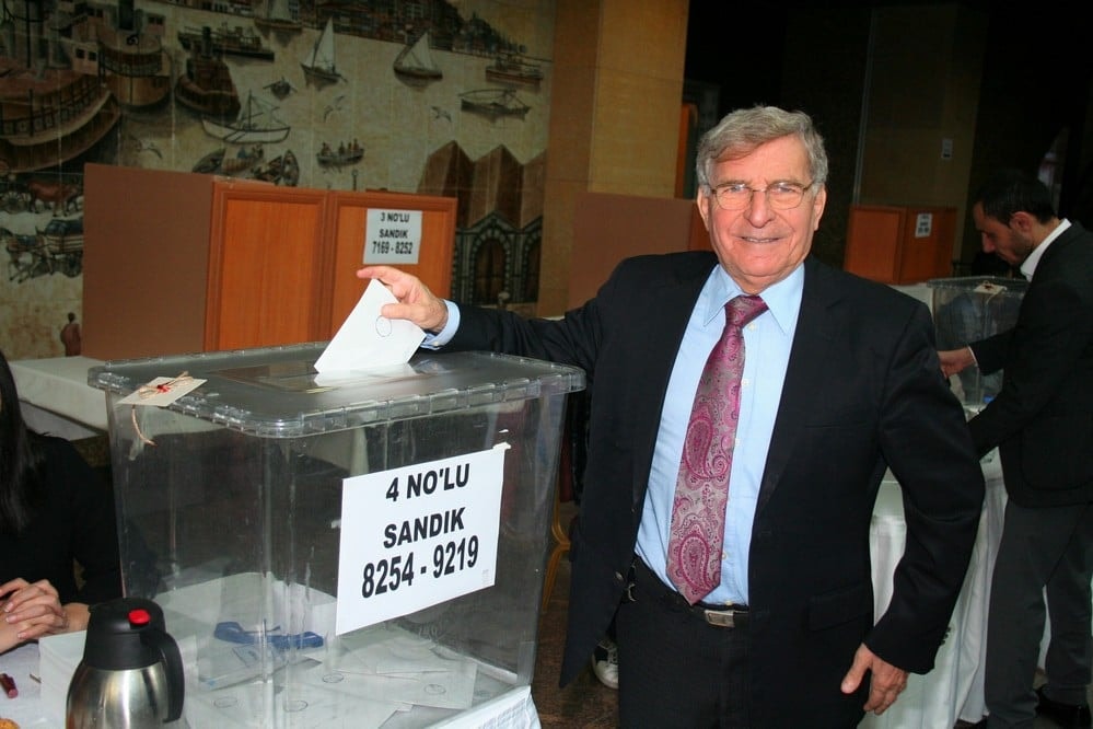 Başkan Durakoğlu Güven Tazeledi - 382