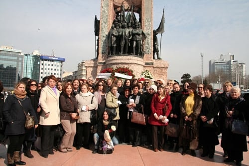 Kadını Ve Erkeği Eşit Bir Türkiye Çağdaştır

 - 1