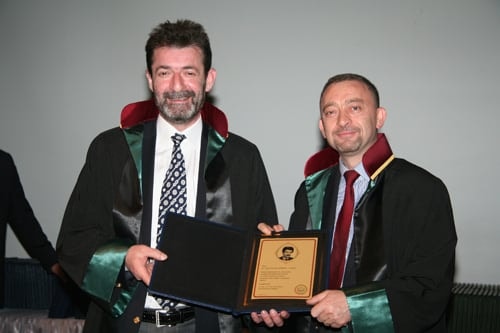 Mesleklerinde 25, 30, 35 Yılını Dolduran Toplam 693 Meslektaşımıza Plaket Verildi
 - 37