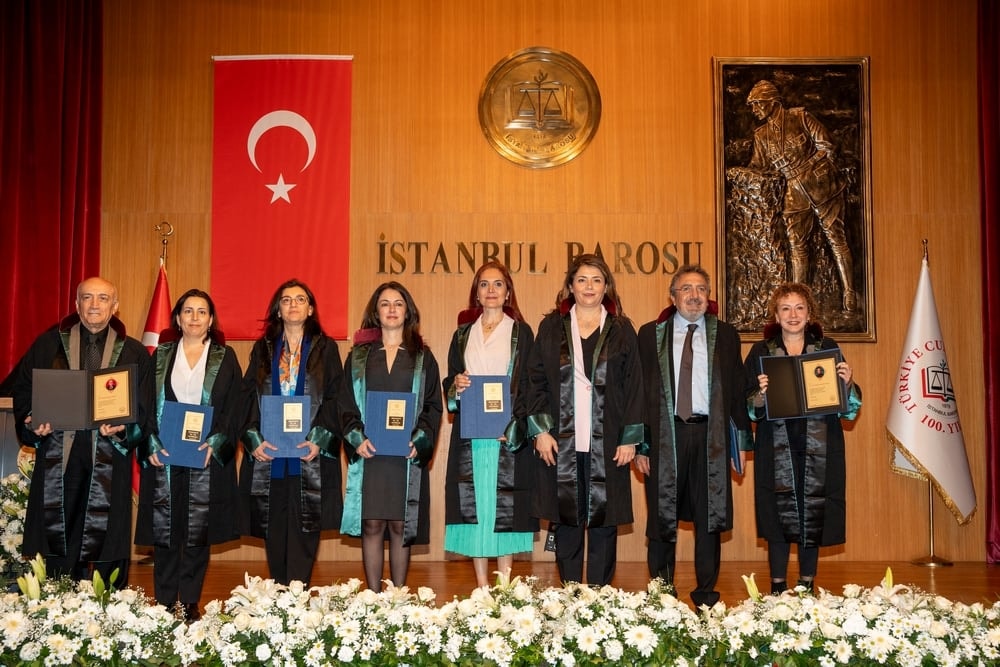 Meslekte 25, 30 ve 35 Yılını Dolduran Meslektaşlarımıza Plaket Verildi - 18