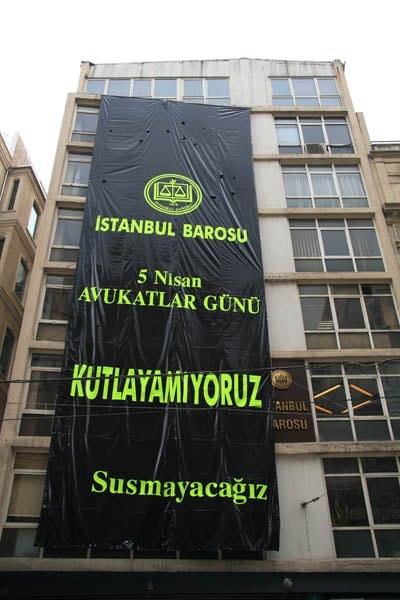 5 Nisan Avukatlar Gününü Kutlamıyoruz

 - 33