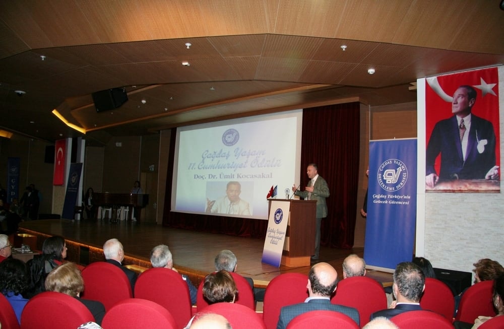 Çağdaş Yaşam Cumhuriyet Ödülü Ümit Kocasakal’a Verildi - 111