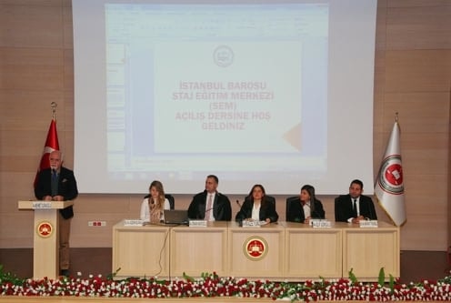 Türkiye’Nin Avukatlara İhtiyacı Var
