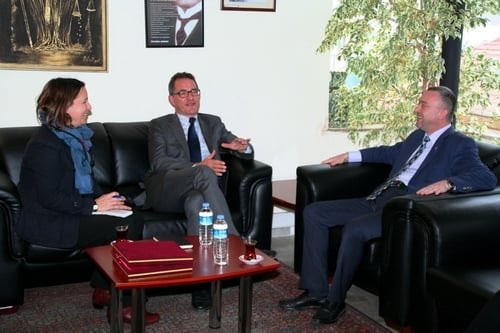 Almanya Başkonsolusu Baromuzu Ziyaret Etti
 - 5