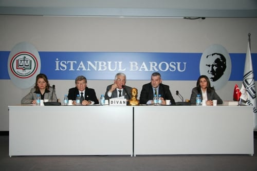 Baro Meclisi Genel Kurulu
Yargıya Yapılan Müdahaleleri Görüştü - 11