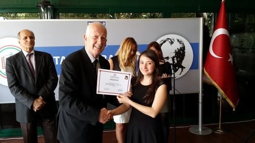 29. Dönem Hukuk İngilizcesi Ve Terminolojisi Derslerini Tamamlayanlara Katılım Belgeleri Verildi 
 - 34