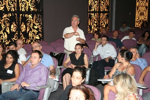 Sağlık Çalışanları, Diğerlerinden
16 Kat Daha Fazla Şiddet Görüyor - 39