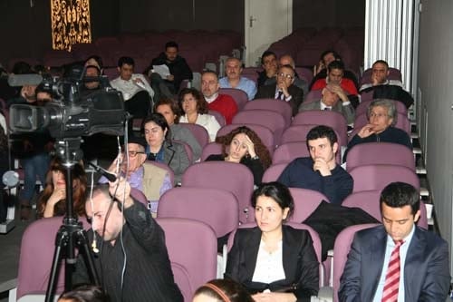 İstanbul Barosu Dış İlişkiler Merkezi Tarafından Düzenlenen
“Sınırlar Ve Sığınmacılar: Bir Suriye Örneği “ Konulu Toplantı Yapıldı - 19