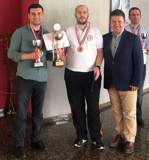 İstanbul Barosu Takımı Satrançta Şampiyon
 - 1