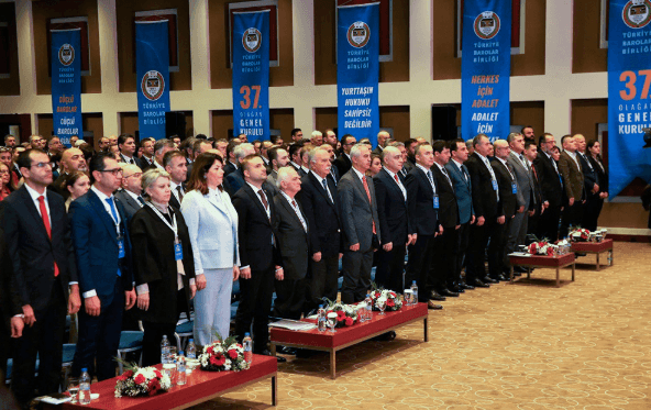 TBB Meslek Kuralları’nda Bağlı Çalışan Avukatlar ile Stajyer Avukatlar Lehine Değişiklikler Yapıldı