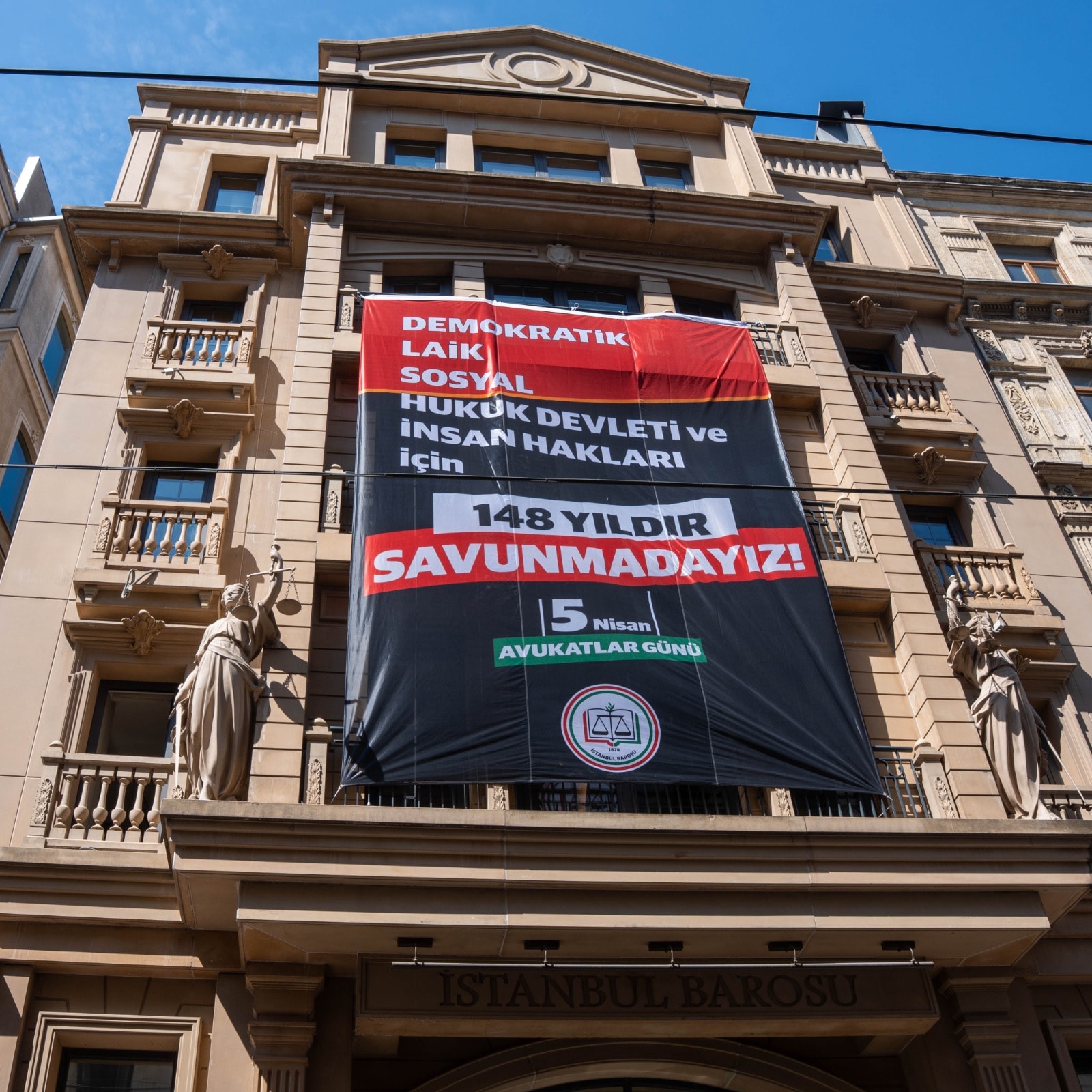 İSTANBUL’DA AVUKATLAR GÜNÜ YÜRÜYÜŞÜ: SAVUNMA SUSMADI, SUSMAYACAK - 12
