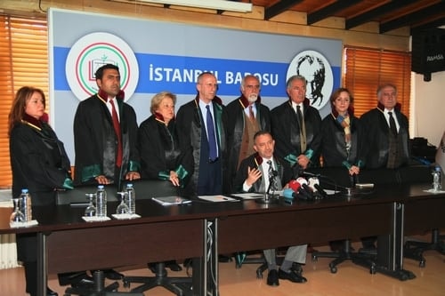 Hiç Bir Tehdit Bizi Hukuk Devleti Ve Demokrasiyi Savunmaktan Alıkoyamaz
 - 3