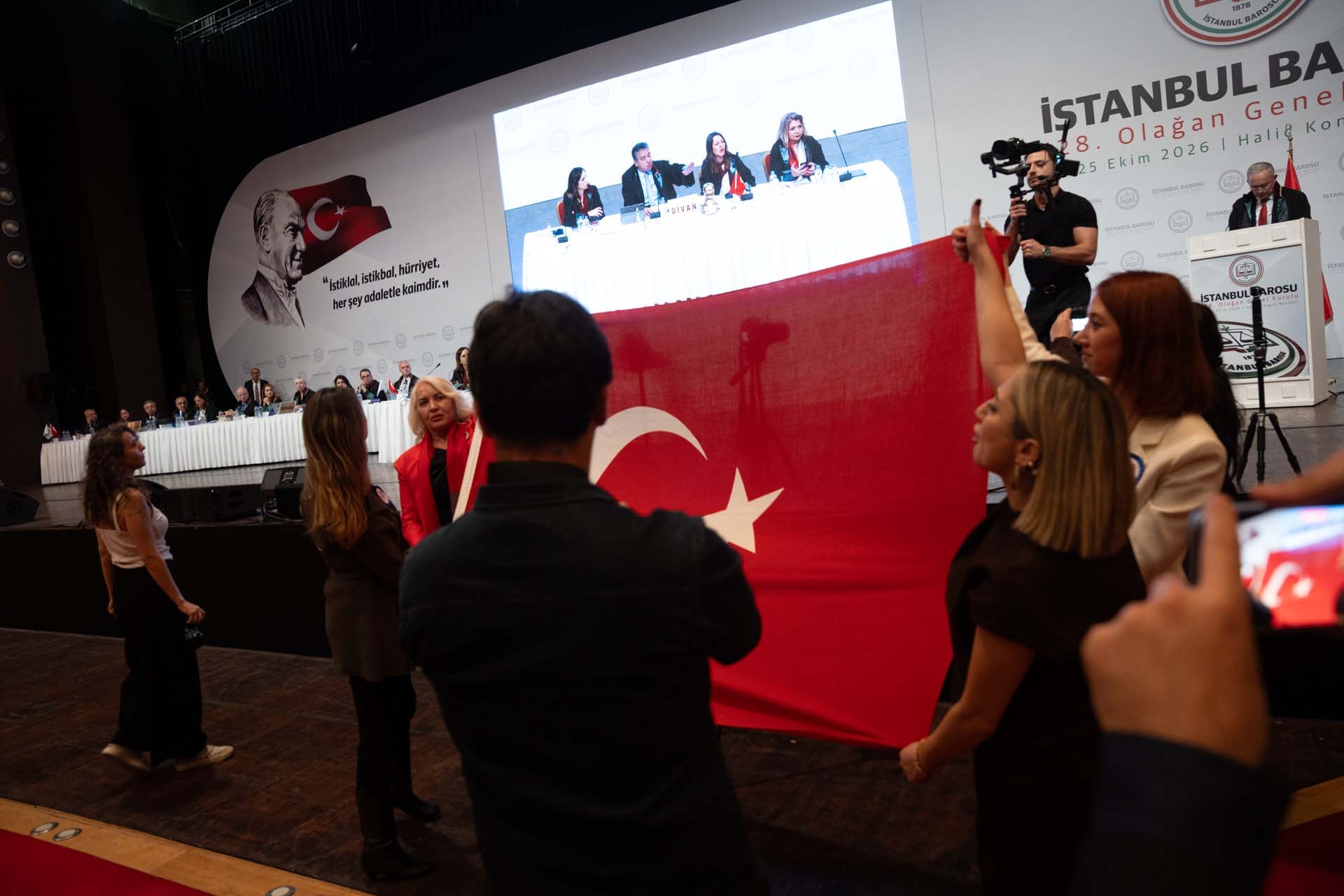 İSTANBUL BAROSU’NDA YENİ DÖNEM: BAŞKAN ÜMİT KOCASAKAL! - 28