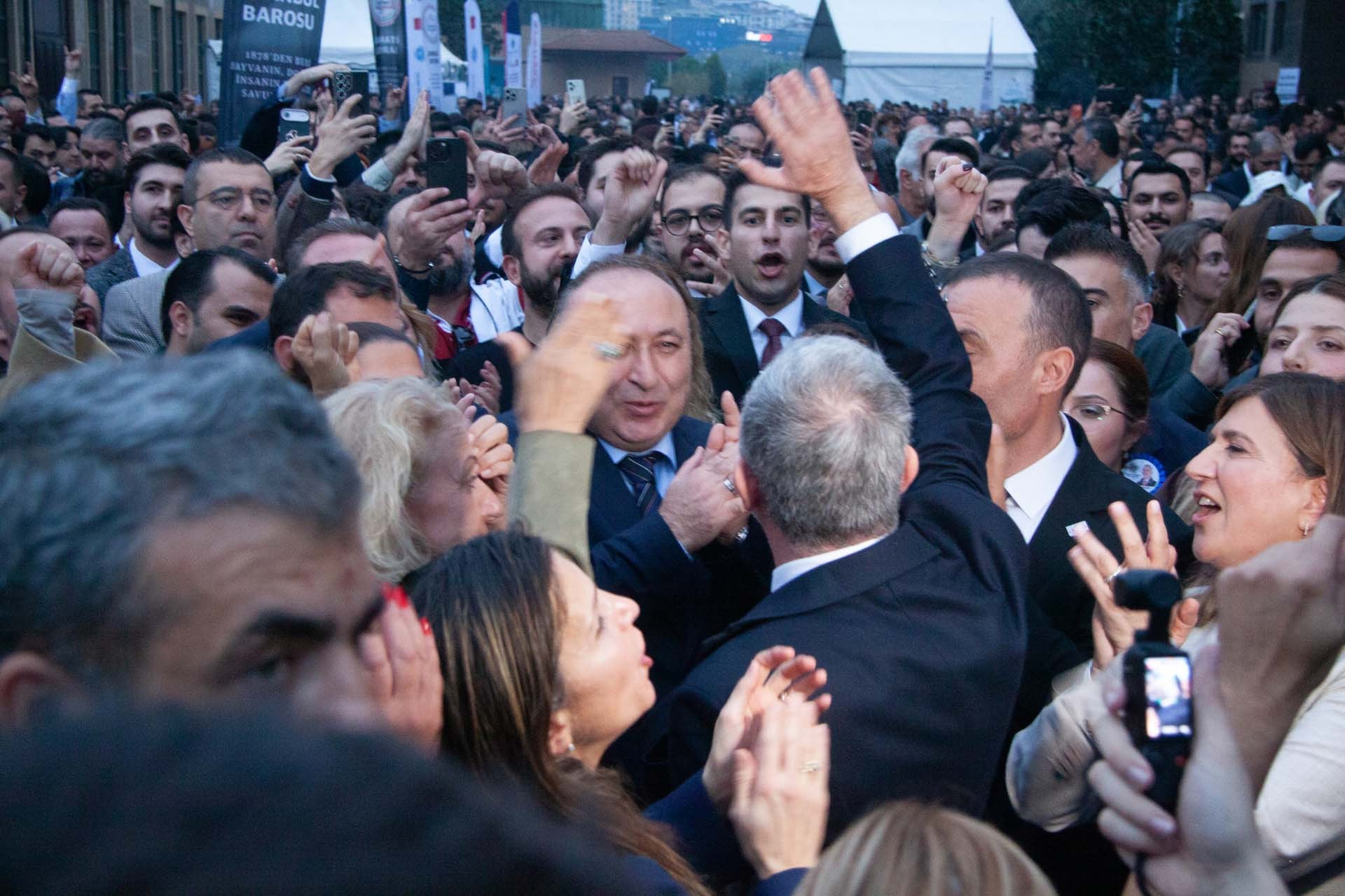 İSTANBUL BAROSU’NDA YENİ DÖNEM: BAŞKAN ÜMİT KOCASAKAL! - 89