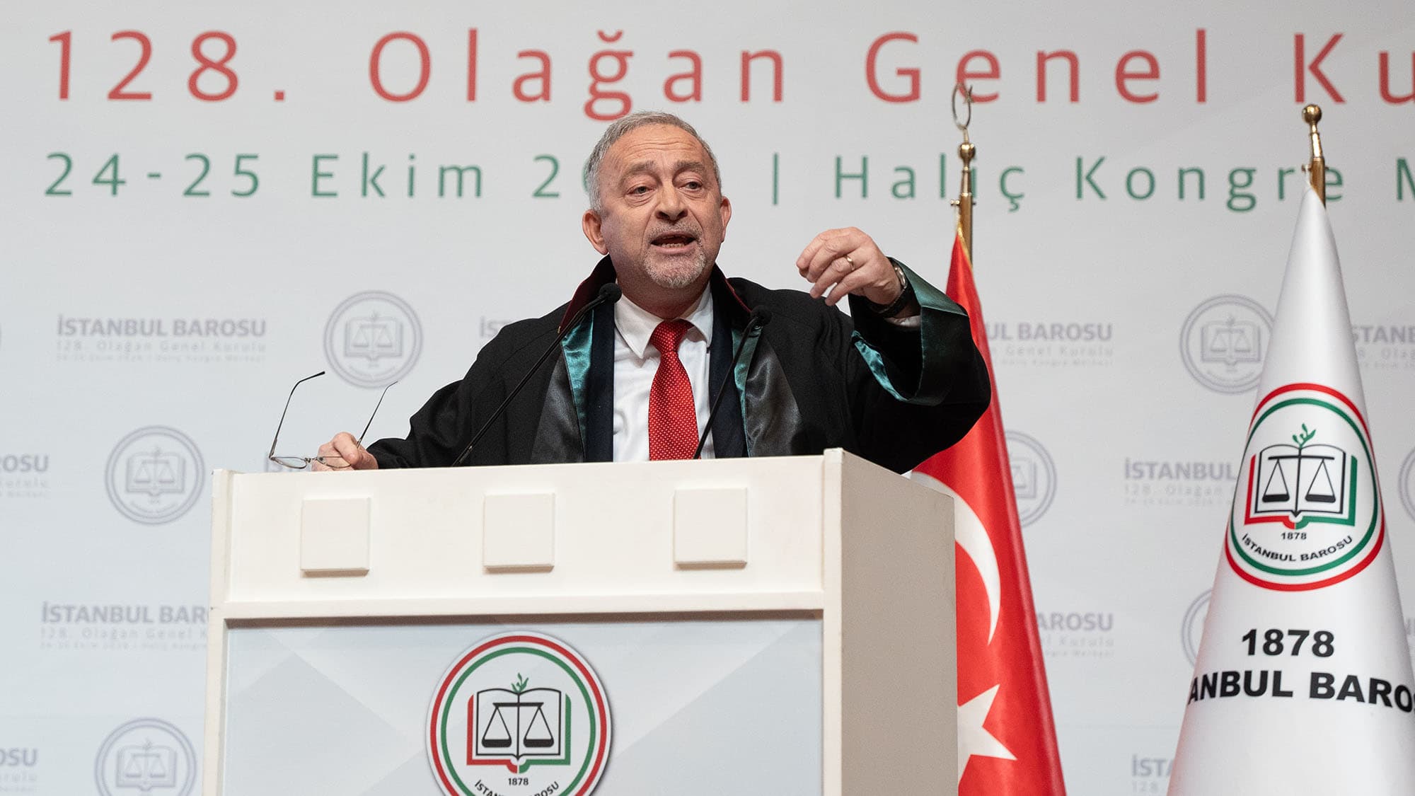 İSTANBUL BAROSU’NDA YENİ DÖNEM: BAŞKAN ÜMİT KOCASAKAL!